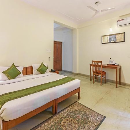 Treebo Trip The Nest Corporate Hotel Greater Noida Buitenkant foto